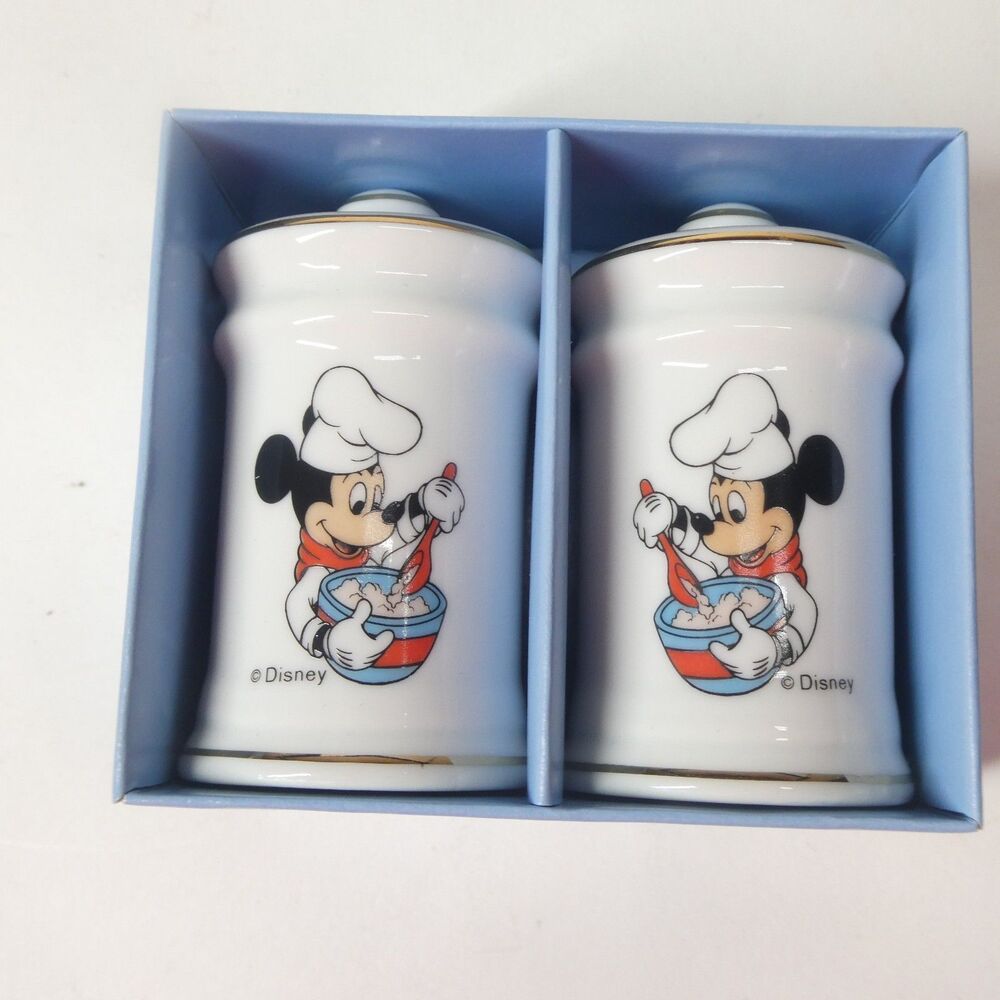 Gourmet Mickey Mouse Salt & Pepper Shakers Set Ceramic Vintage Disney Chef